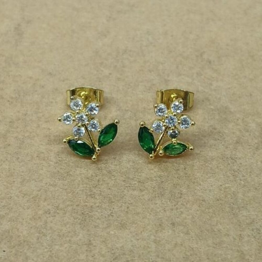 Stainless steel earring , New with tags , Gold & Green